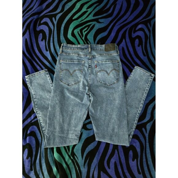 EUC Women's Levis 721 High-Rise Distressed Skinny Jeans Size 30 - Picture 2 of 8